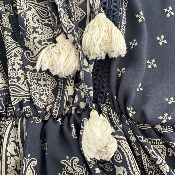 Sage Tie Front Open Arm Bandana Print Romper - Picture 5 of 9